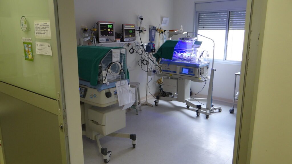 Hospital das Clínicas de Botucatu suspende novas internações na UTI Neonatal após episódio de infecção